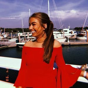 Meet your Posher, Amelia